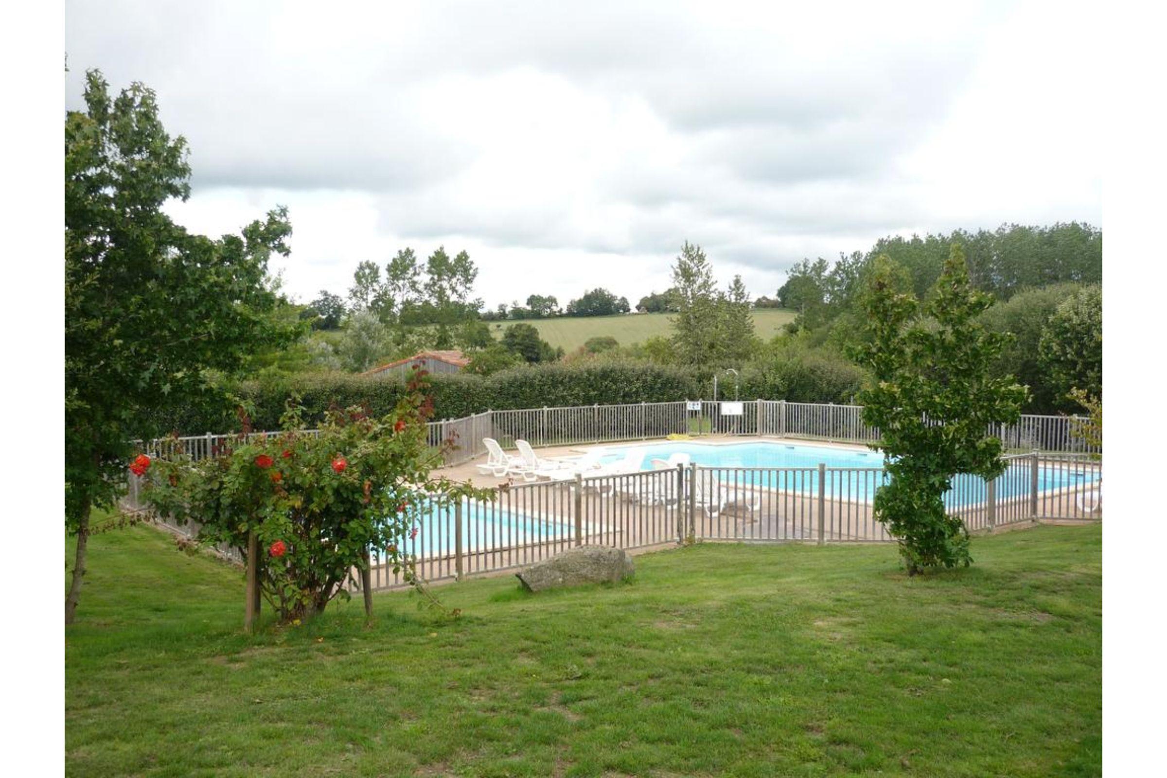 Vakantiepark Terres De France - Natura Pescalis 3*